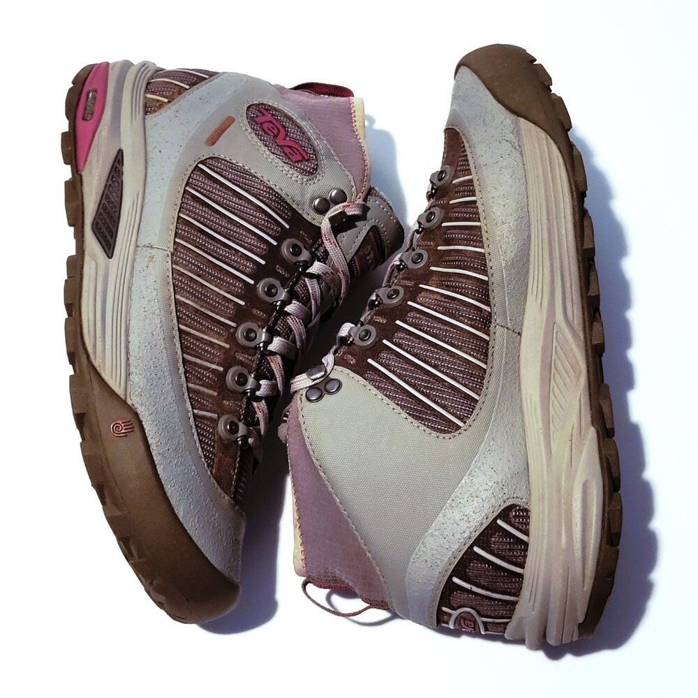 Teva Forge Pro Womens US 8 Athletic Hiking Shoes Gray Pink Waterproof Thinsulate